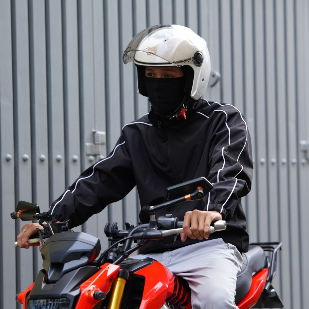 Mũ bảo hiểm Royal XH01 màu trắng bóng 3/4 – kiểu dáng thể thao, sơn bóng cao cấp, chính hãng Royal Helmet.