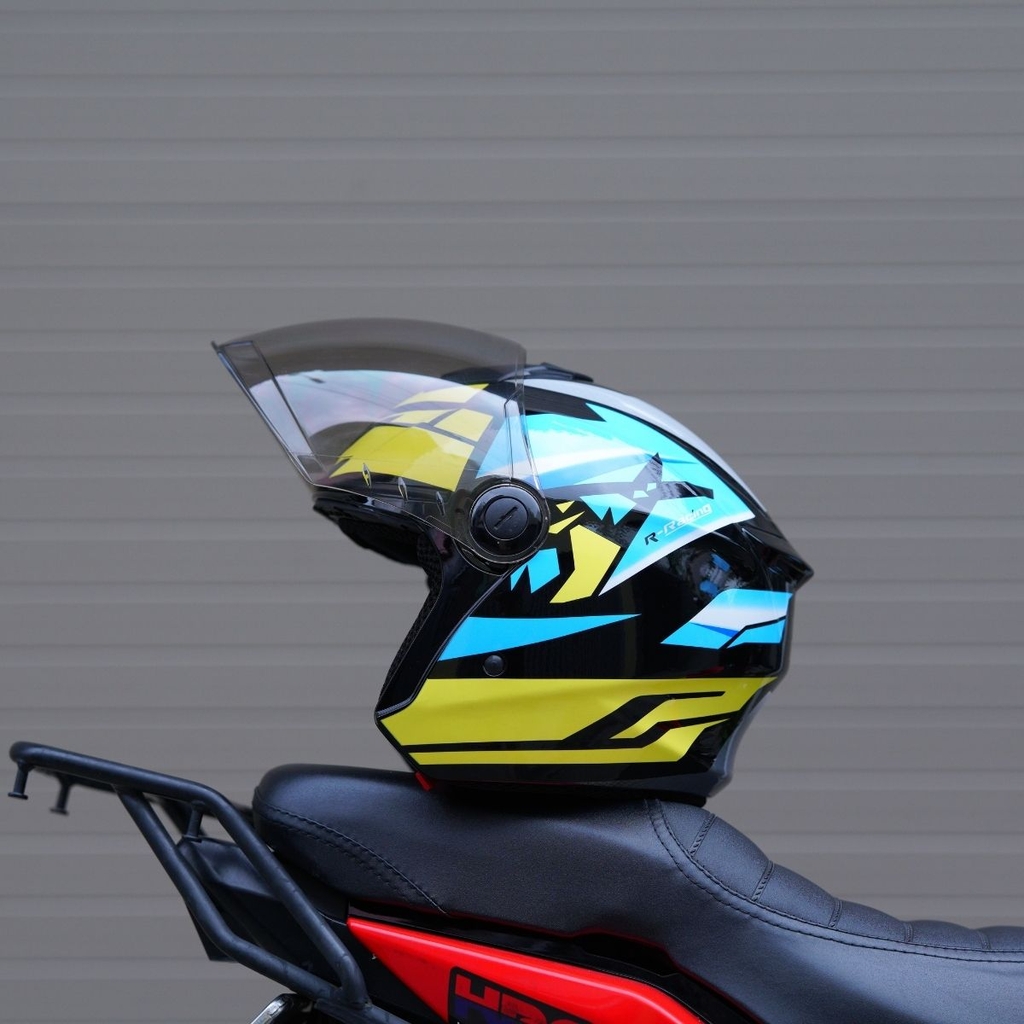 Mũ Royal XH01 tem Racing xanh – phối màu xanh trắng tinh tế, phù hợp cả nam và nữ
