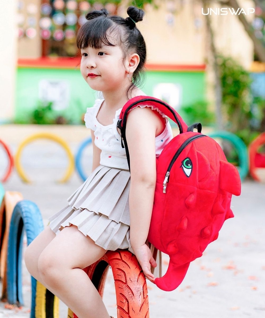 Bé đeo balo khủng long size M màu đỏ