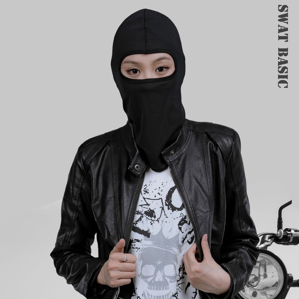 Màu đen mạnh mẽ, dễ phối với mọi trang phục