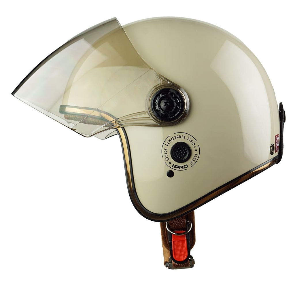 Góc nghiêng bên trái của mũ kem bóng