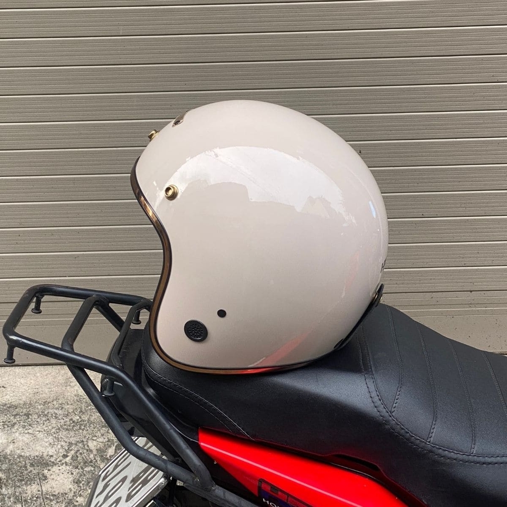 Màu kem lên đẹp, bóng mịn dưới ánh sáng