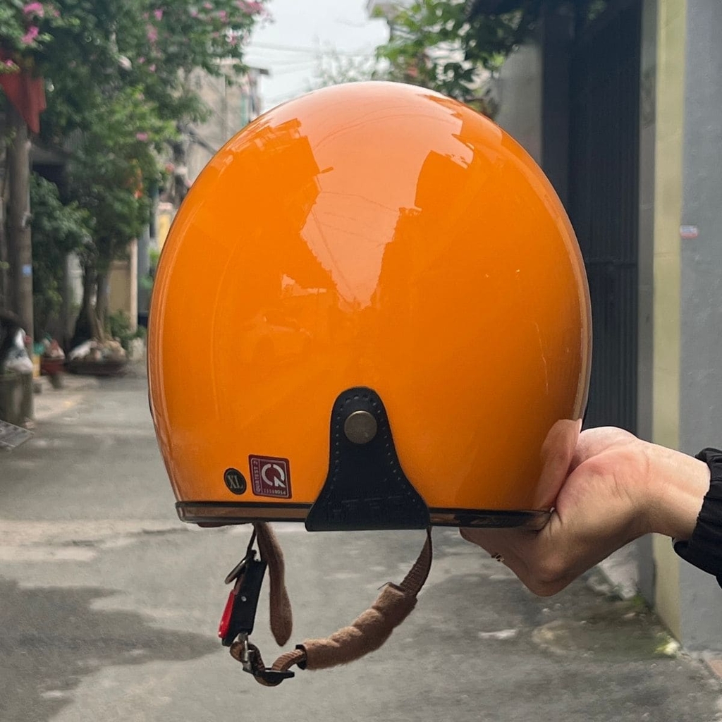 Mặt sau bo tròn cổ điển