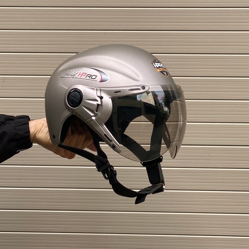 Kính chắn gió PC