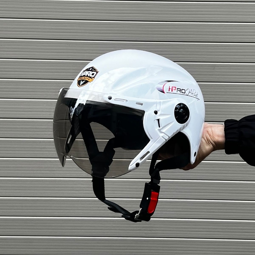 Kính chắn gió đi ngày đêm