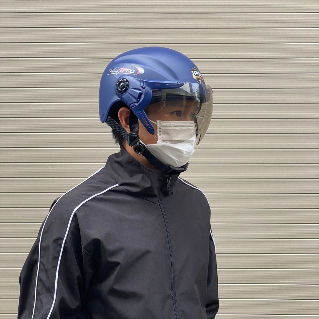 Màu xanh navy phù hợp cả nam và nữ