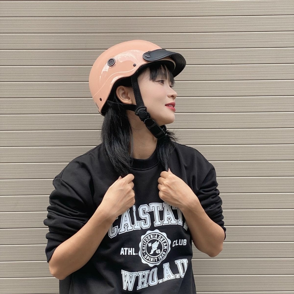 Vẻ ngoài nhẹ nhàng, thời trang khi nhìn từ góc nghiêng phải