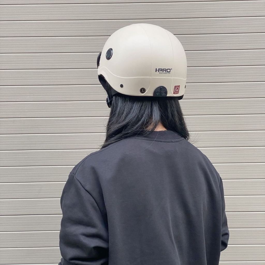 Mũ có tem CR đạt kiểm định chất lượng.