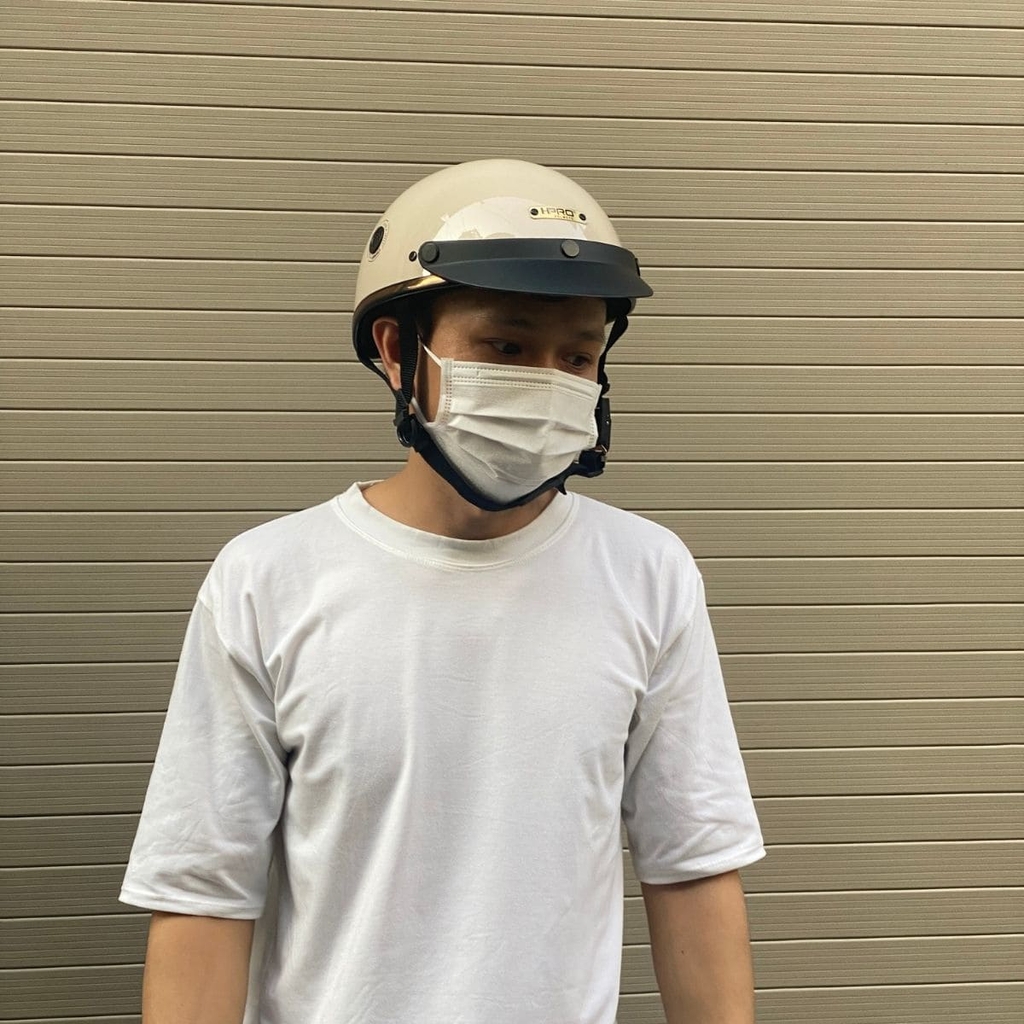 Thiết kế ôm đầu, màu kem sang trọng