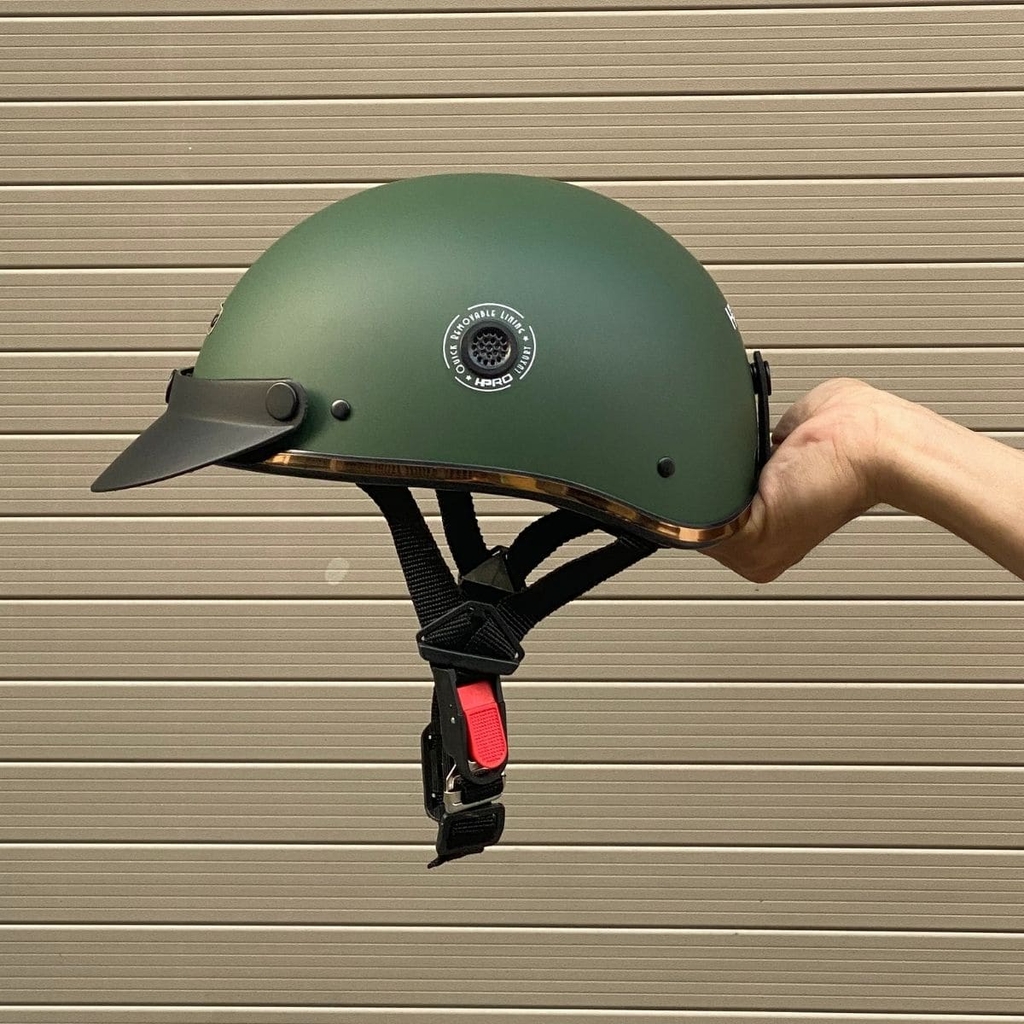 Thiết kế lưỡi trai chắn nắng tiện lợi