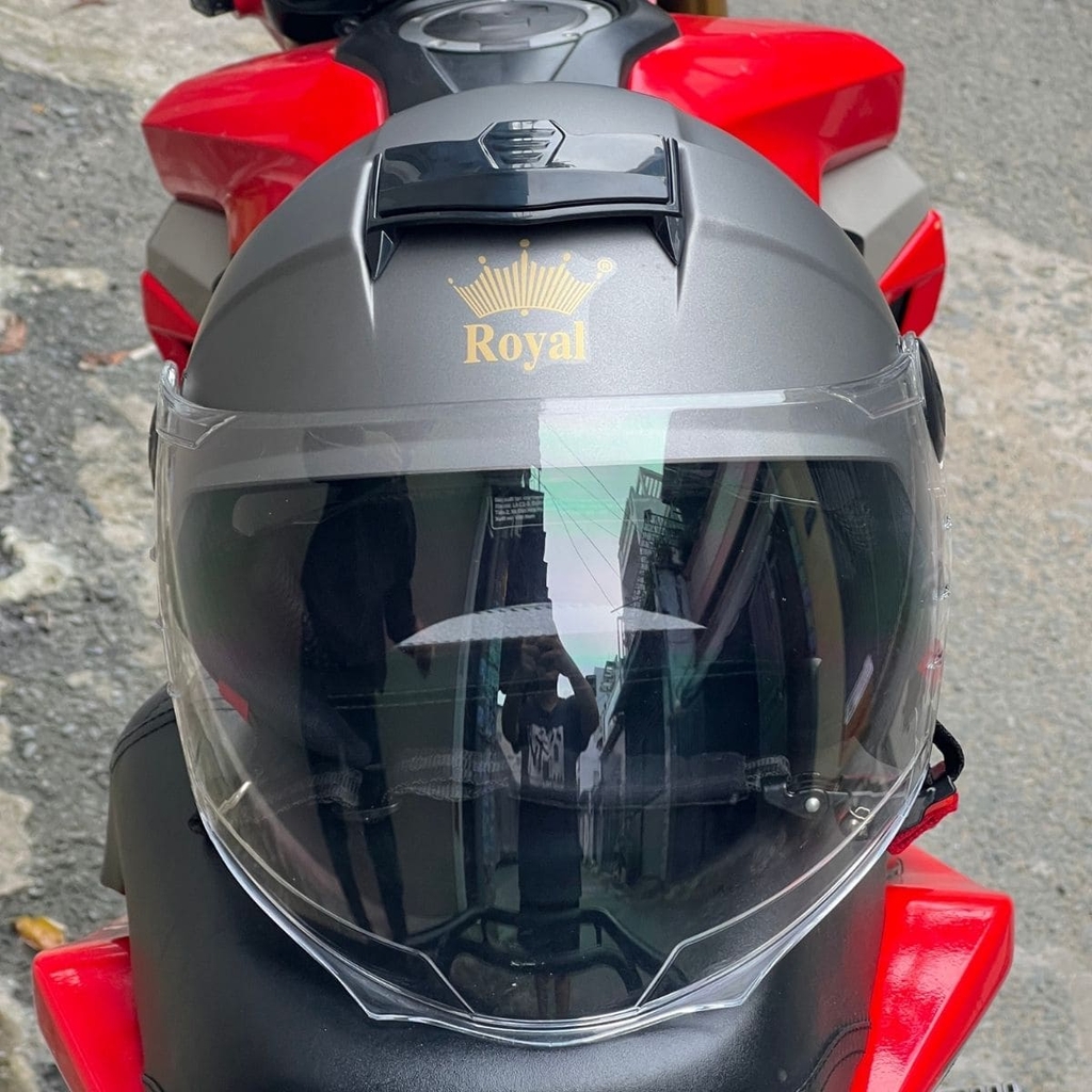 Màu titan nhám mạnh mẽ, bề mặt mịn, sang trọng