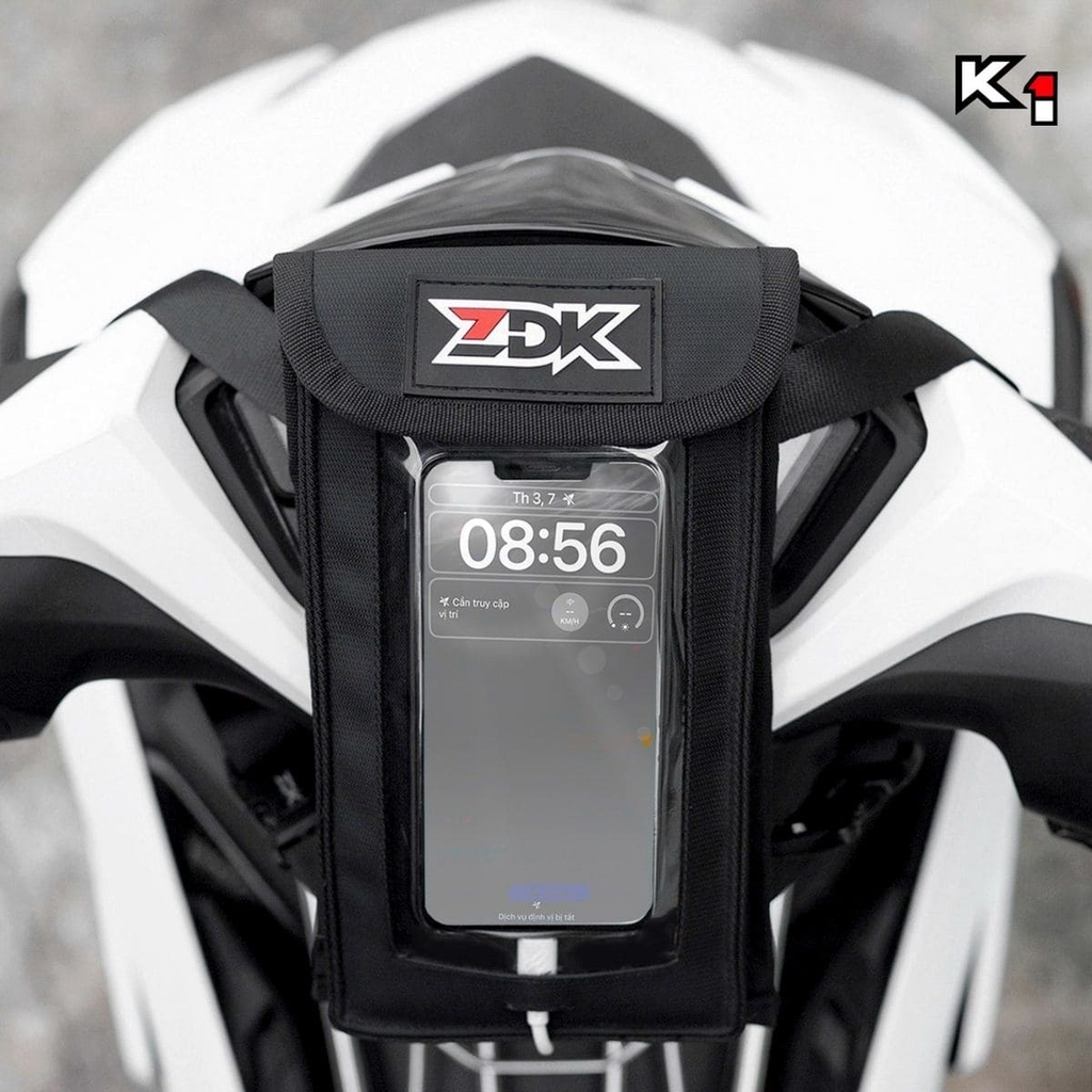 ZDK k1 gắn trên xe máy chụp mẫu