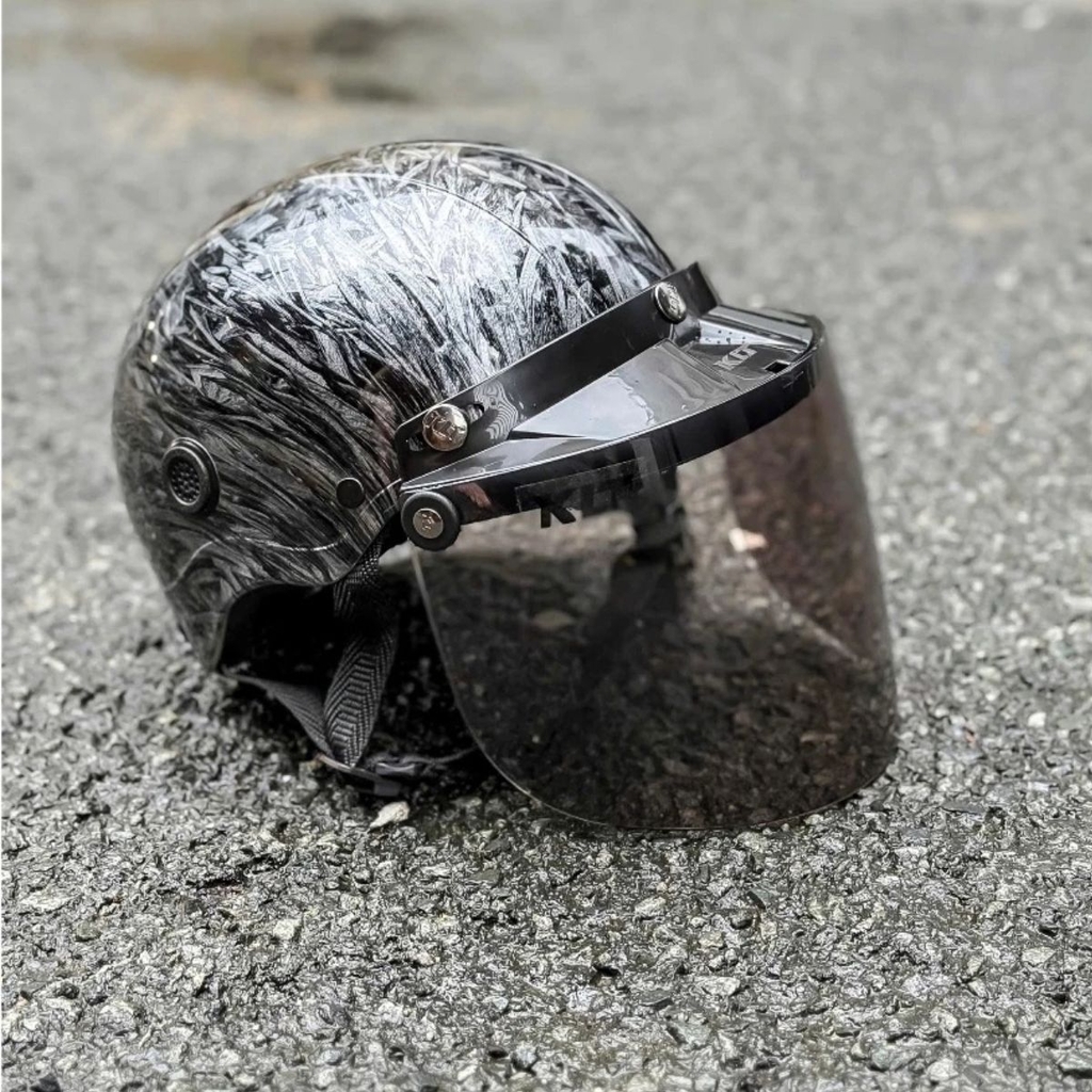 Kính Bogo KLT A36 Gắn Mũ Bảo Hiểm 1/2 & 3/4 – Kính PC Chống Trầy, Chống UV, Dễ Nâng Hạ