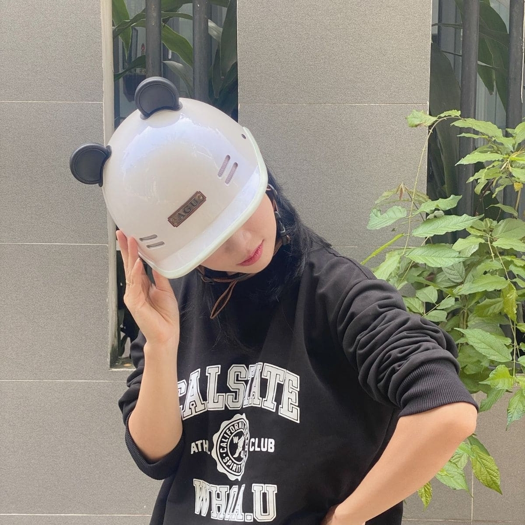 Mũ Bảo Hiểm AGU A39 Cá Heo – Màu Trắng Bóng, Chuẩn Quatest 2 – Tặng Tai Gấu & Charm Tên