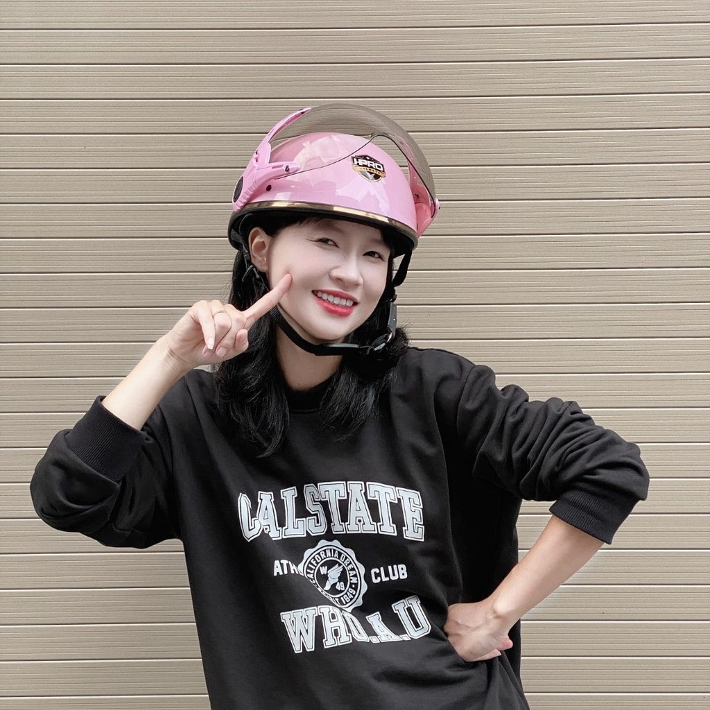 Mũ Bảo Hiểm Nửa Đầu Có Kính HPPRO HP03K – Màu Hồng Bóng, Kính Trà, Chính Hãng – Đạt Chuẩn Quatest 2