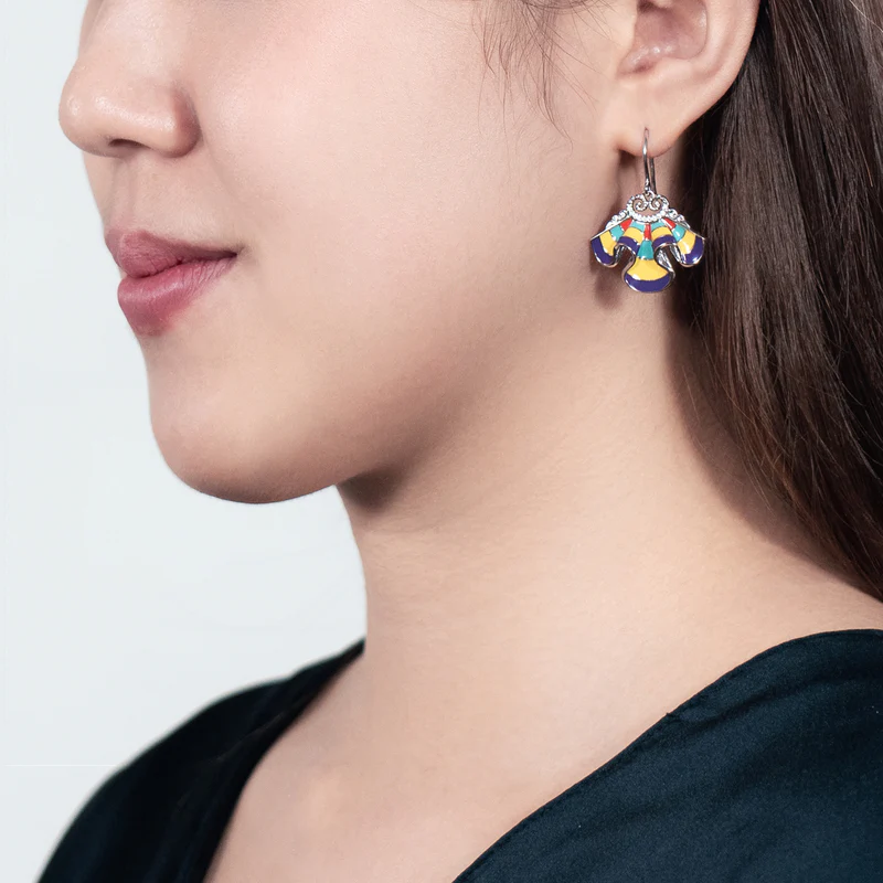 Khuyên tai (The Elegance of the Yi - Yellow)