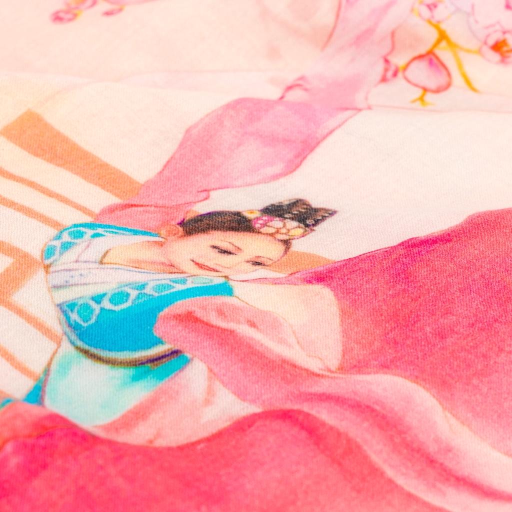 Khăn quàng dài (Lady of thecourtyard)