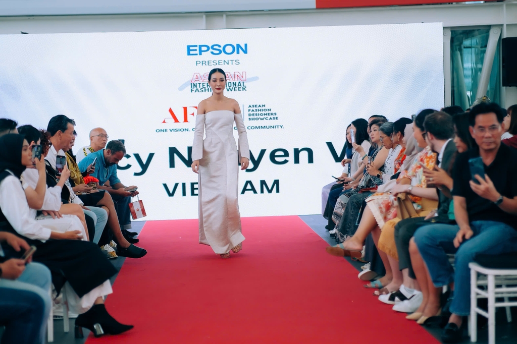 SOVEREIGN AO DAI