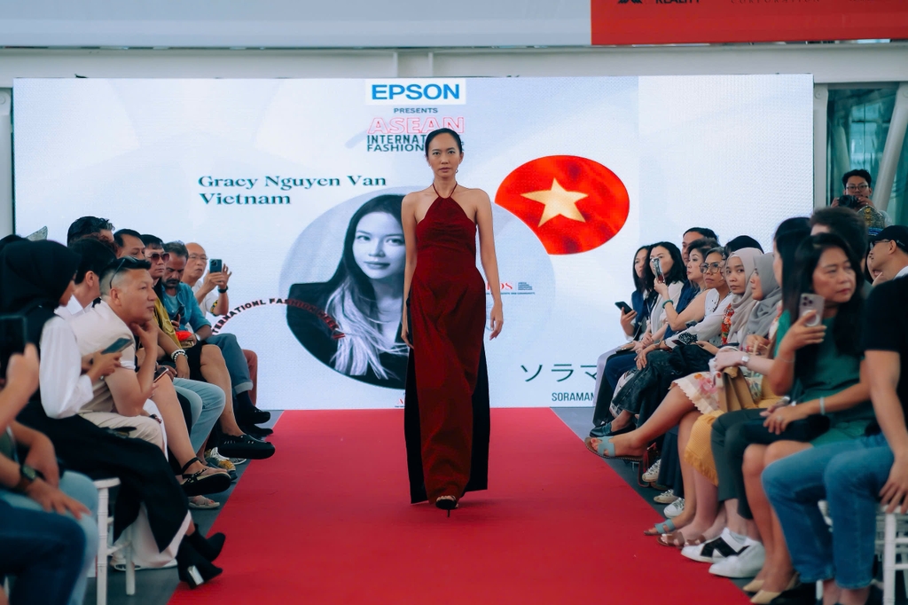 PURSUIT AO DAI