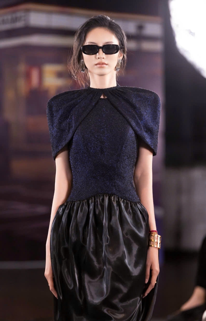 SHEATH DRESS
