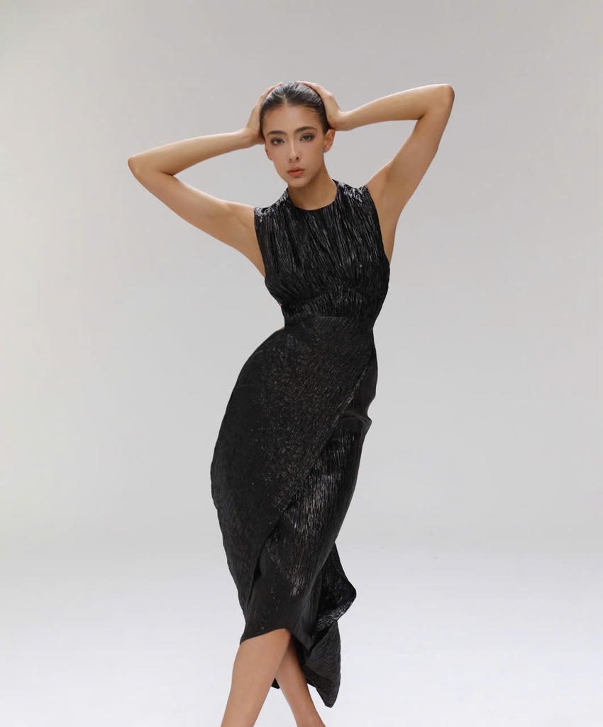 WANDERING DRESS