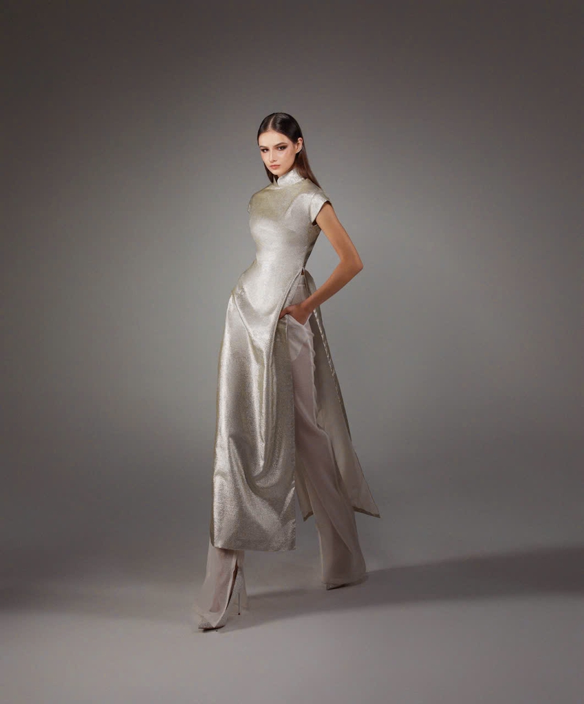 LUSTROUS AO DAI