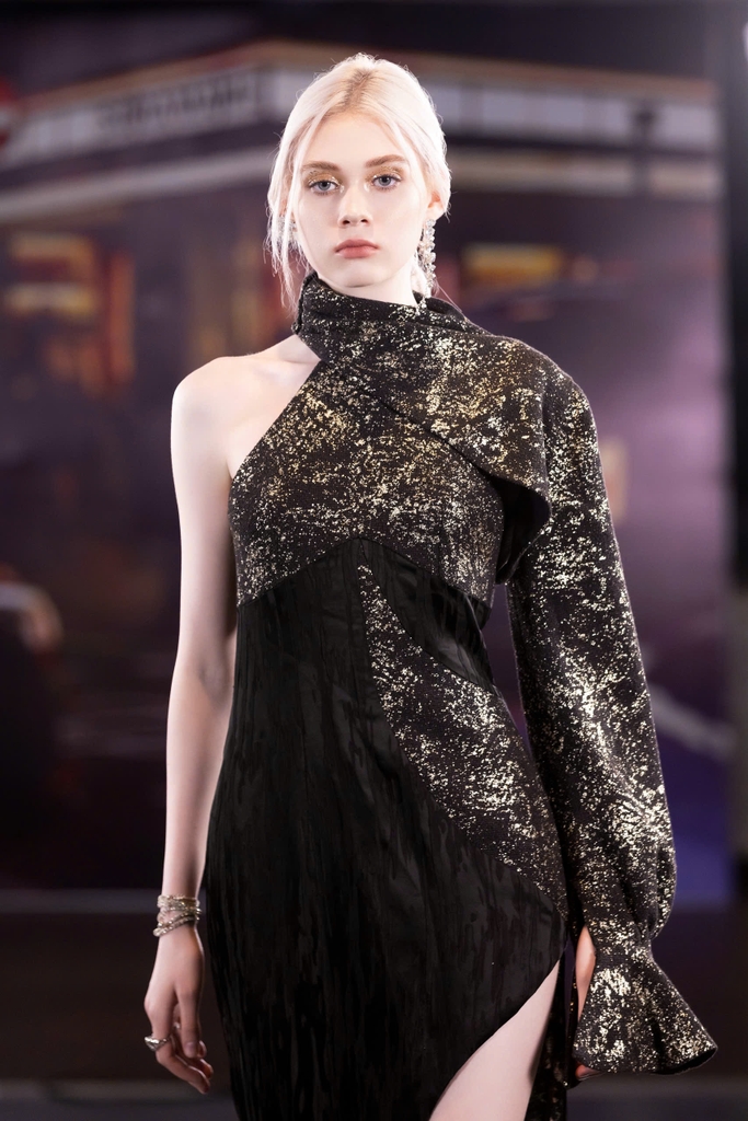 TRANSCENDENCE OUTERWEAR