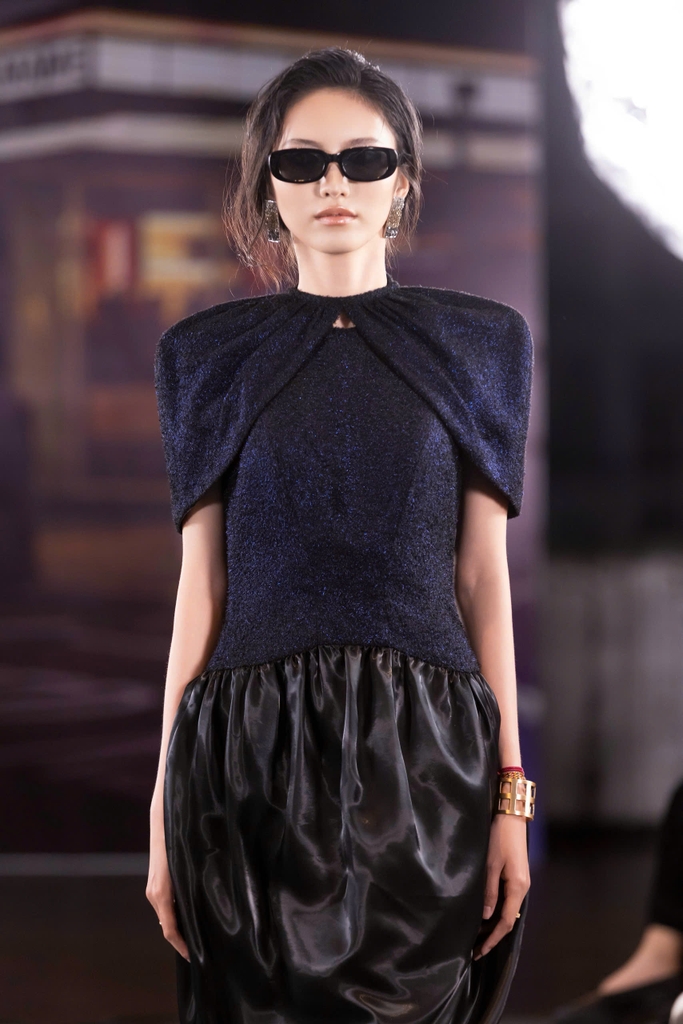 SHEATH OUTERWEAR