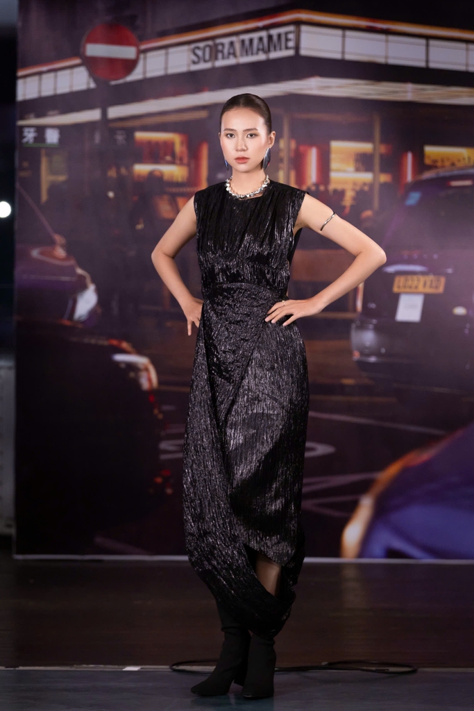 WANDERING DRESS