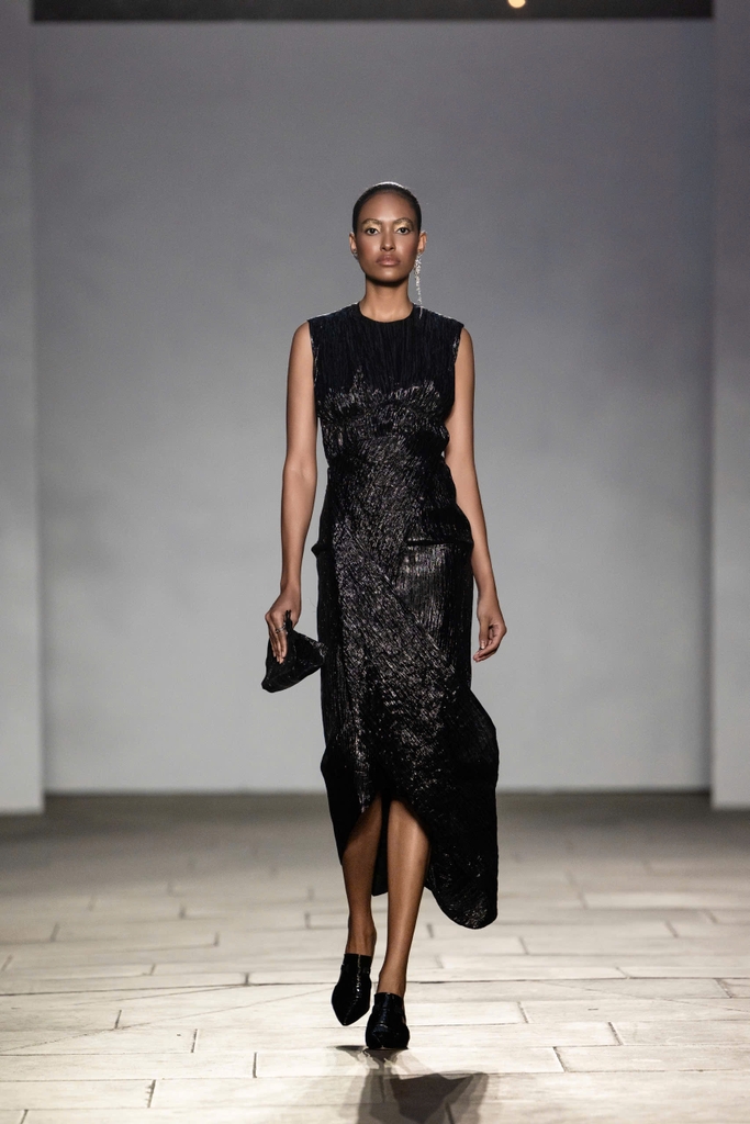 WANDERING DRESS