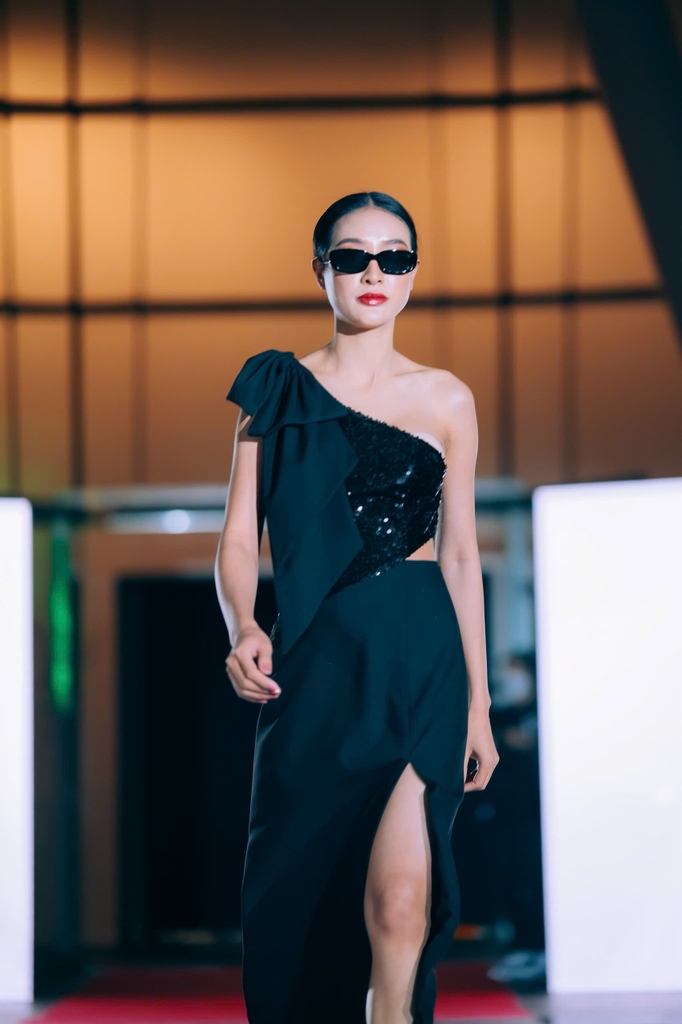 PORTERVILLE DRESS