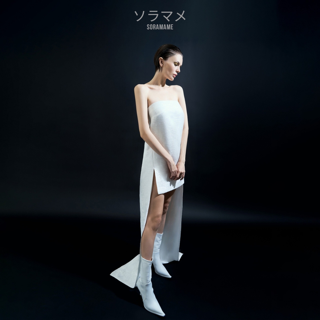 STRAPLESS LONG TRAIN DRESS