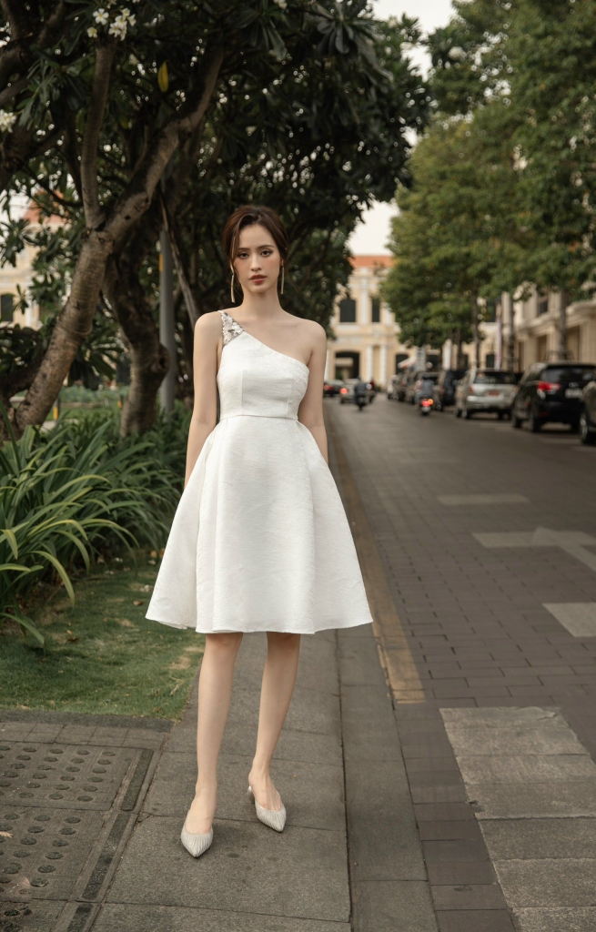 DARK SEQUIN SLOPING SHOULDER