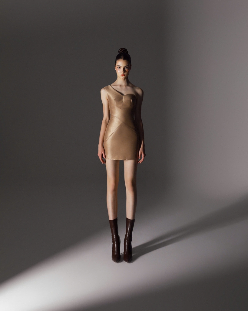 STATUESQUE DRESS