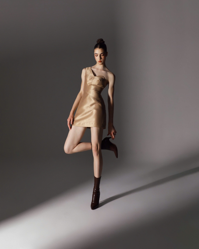 STATUESQUE DRESS