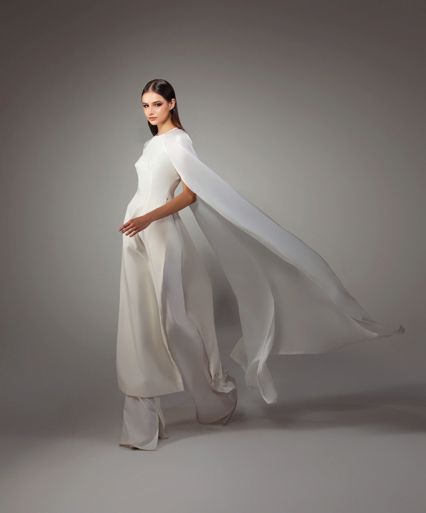 THE TAJ AO DAI