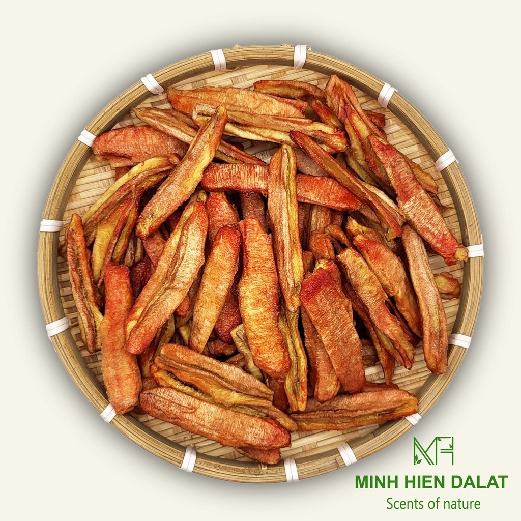Chuối cắt đôi sấy dẻo không đường.