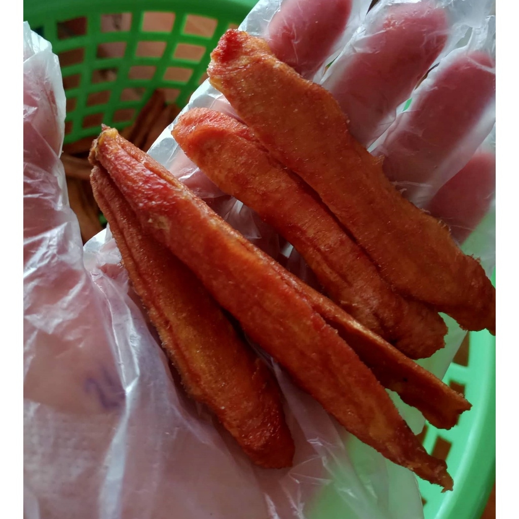 Chuối cắt đôi sấy dẻo không đường.