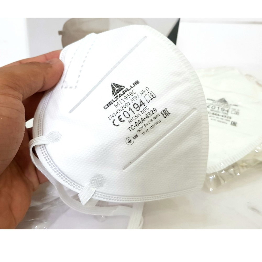 KHẨU TRANG LỌC BỤI VÀ CÁC HẠT Ô NHIỄM DELTA PLUS M1195B