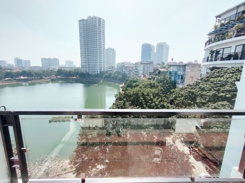 Grand Spring Suite • P802 (Lake Balcony) - 20 Phạm Huy Thông