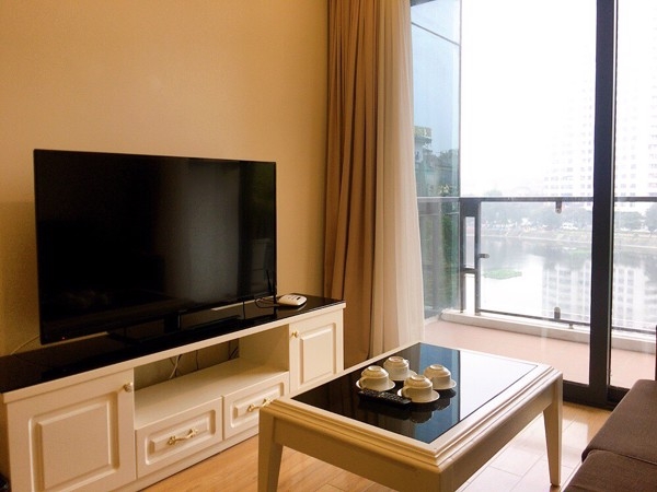 Grand Spring Suite • P402 (Lake Balcony) - 20 Phạm Huy Thông