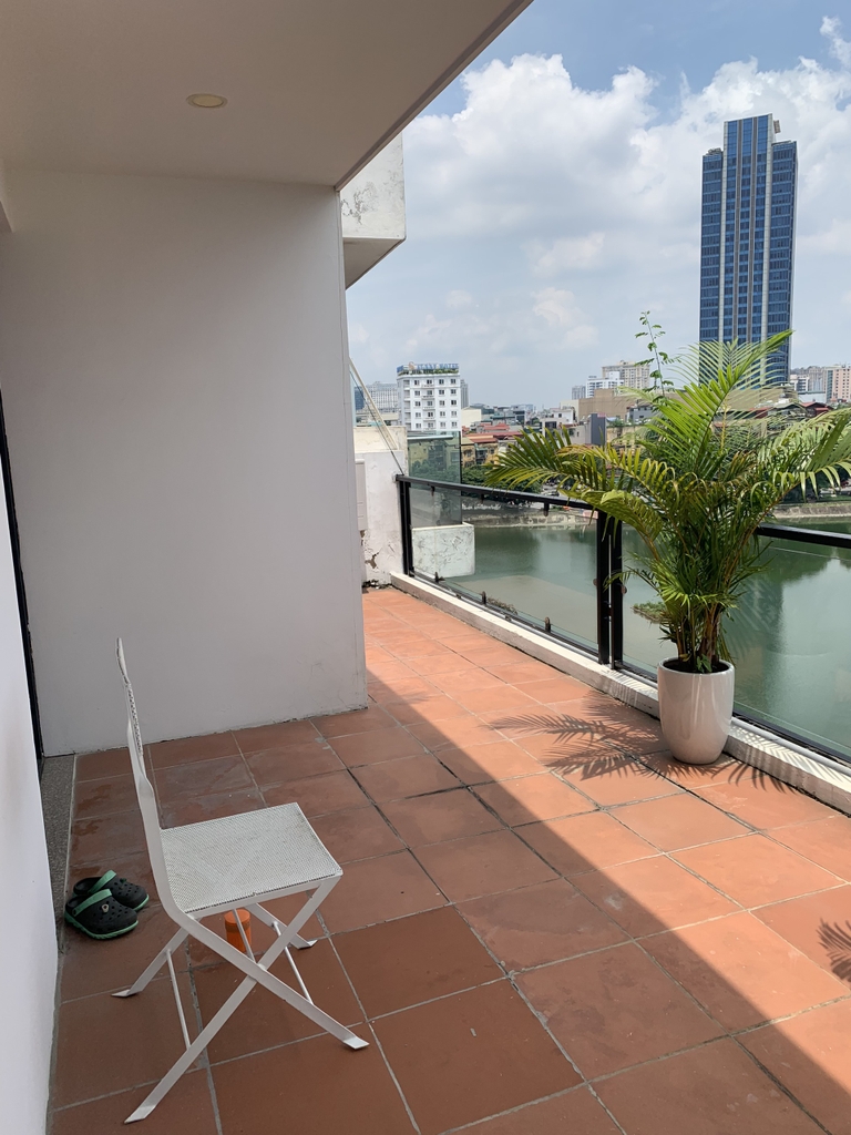 Grand Spring Suite • P702 (Lake Balcony) - 20 Phạm Huy Thông