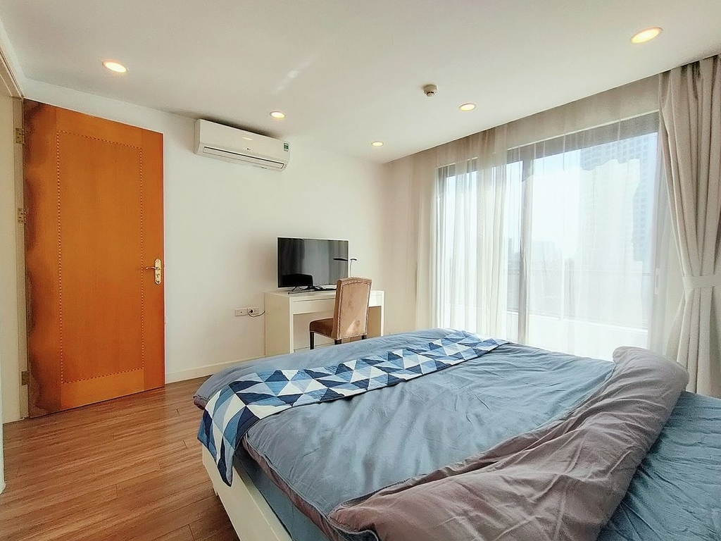 Grand Spring Suite • P802 (Lake Balcony) - 20 Phạm Huy Thông