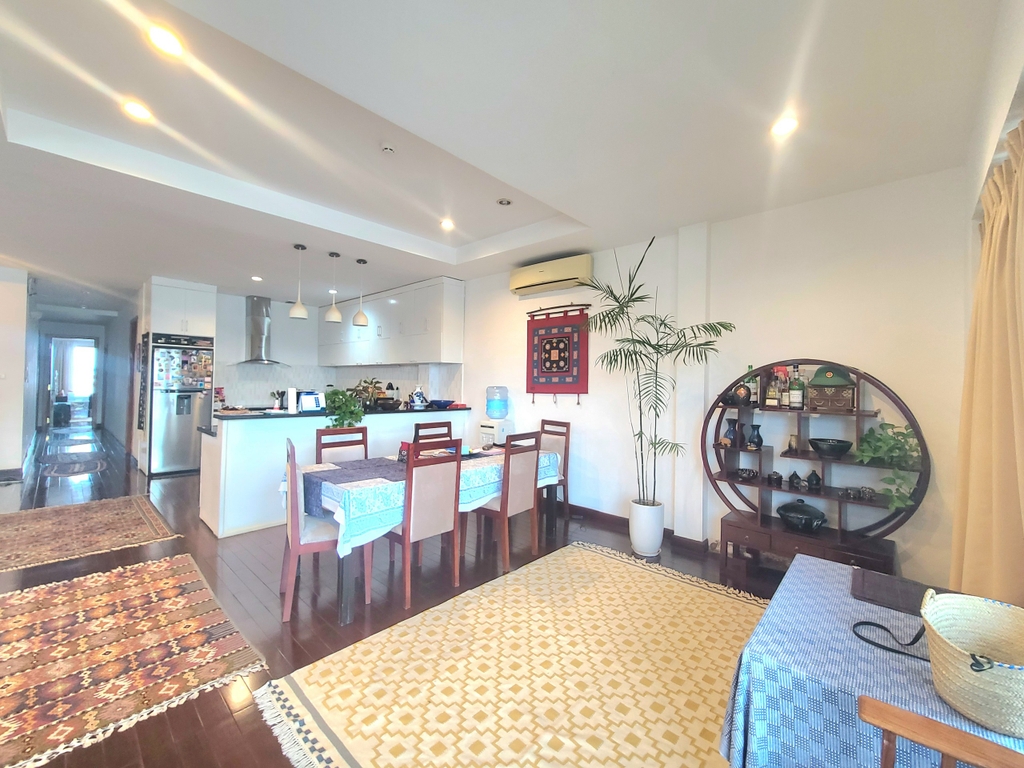 Lake View Building • P601- 72 Xuân Diệu