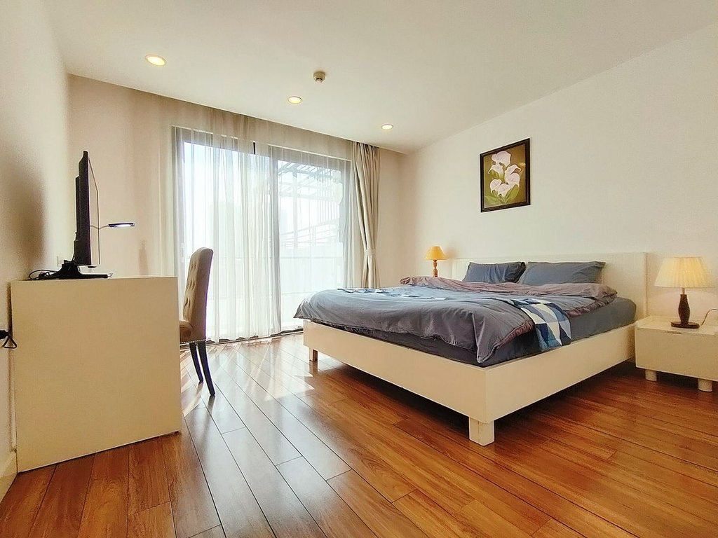 Grand Spring Suite • P802 (Lake Balcony) - 20 Phạm Huy Thông