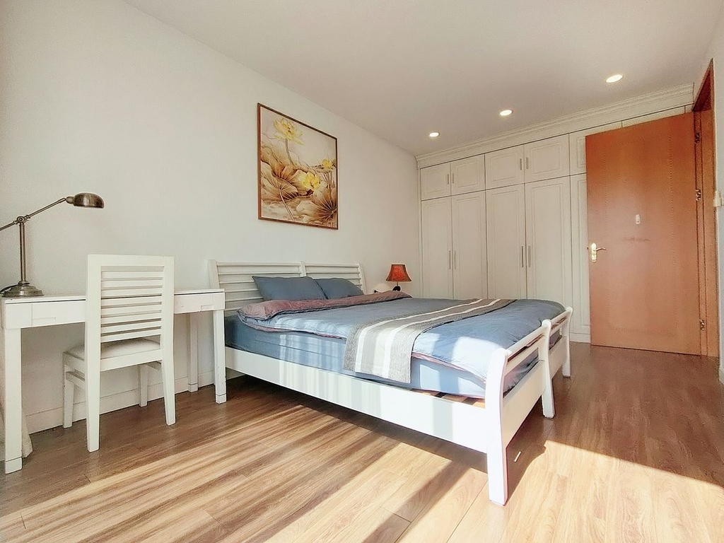 Grand Spring Suite • P603 (Lake Balcony) - 20 Phạm Huy Thông