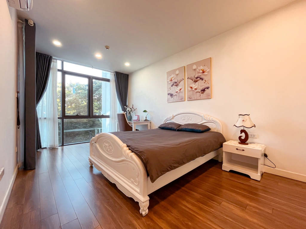 Grand Spring Suite • P403 (Lake Balcony) - 20 Phạm Huy Thông