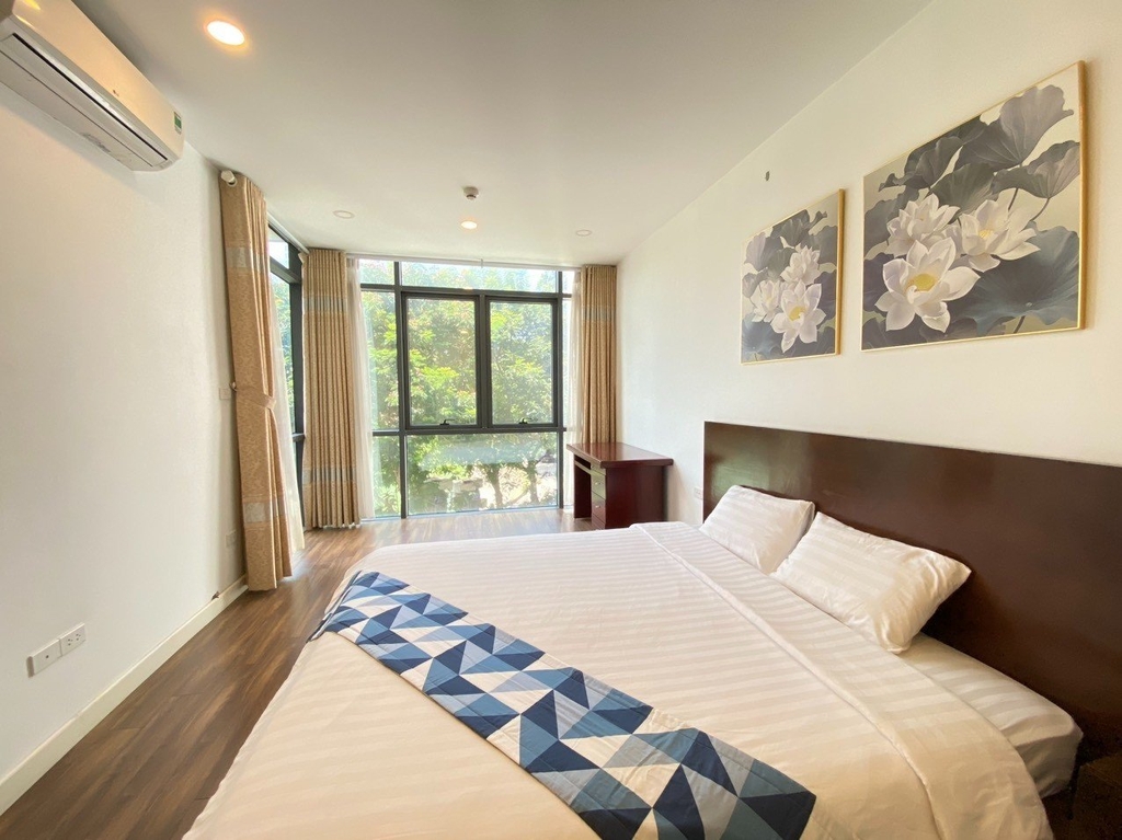 Grand Spring Suite • P303 (Lake Balcony) - 20 Phạm Huy Thông