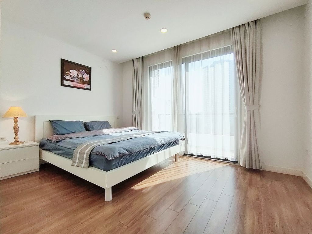 Grand Spring Suite • P802 (Lake Balcony) - 20 Phạm Huy Thông