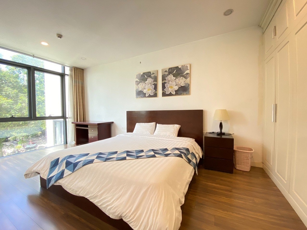 Grand Spring Suite • P303 (Lake Balcony) - 20 Phạm Huy Thông